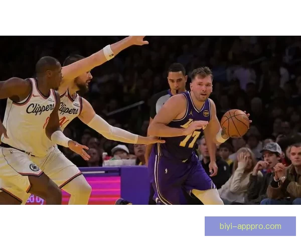 东契奇单月得分突破600再获大奖 詹姆斯转发祝贺称赞表现卓越