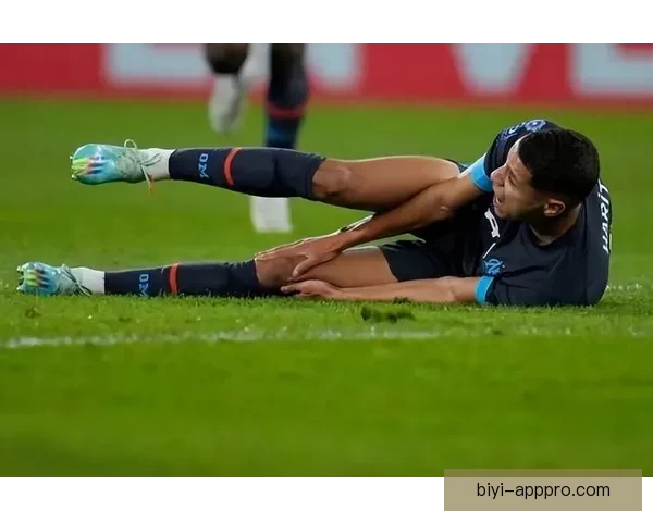 愿无大碍古德温倒地拼抢受压伤退场返回更衣室接受紧急治疗情况引关注