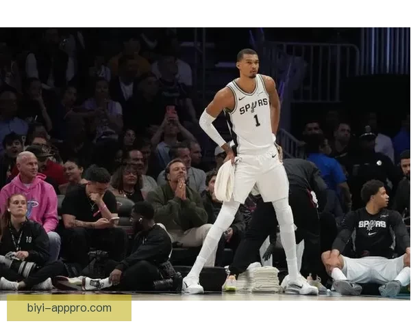 两场狂轰116分再破九大纪录文班亚马豪取十五连胜冲击历史巅峰之路